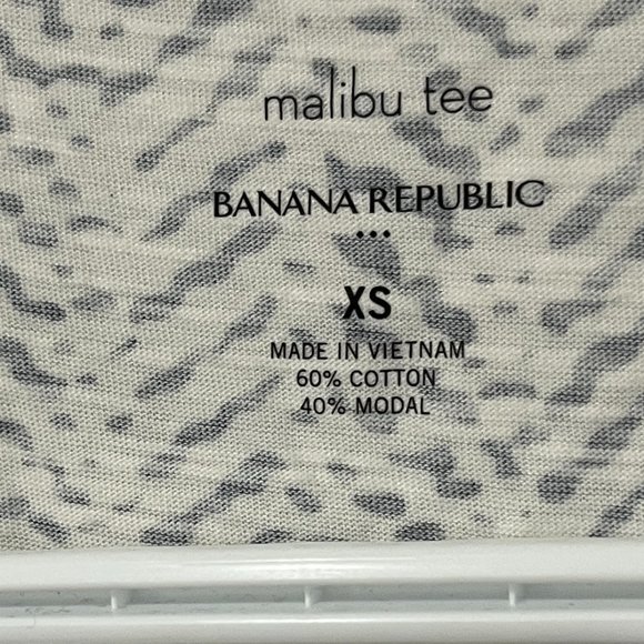 Banana Republic Malibu T-Shirt - Picture 7 of 11